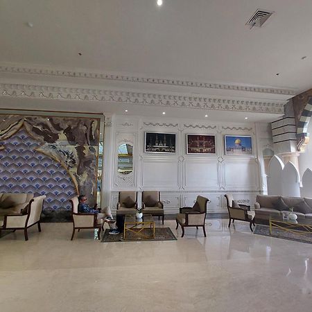 Banjarbaru Grand Qin Hotel מראה חיצוני תמונה
