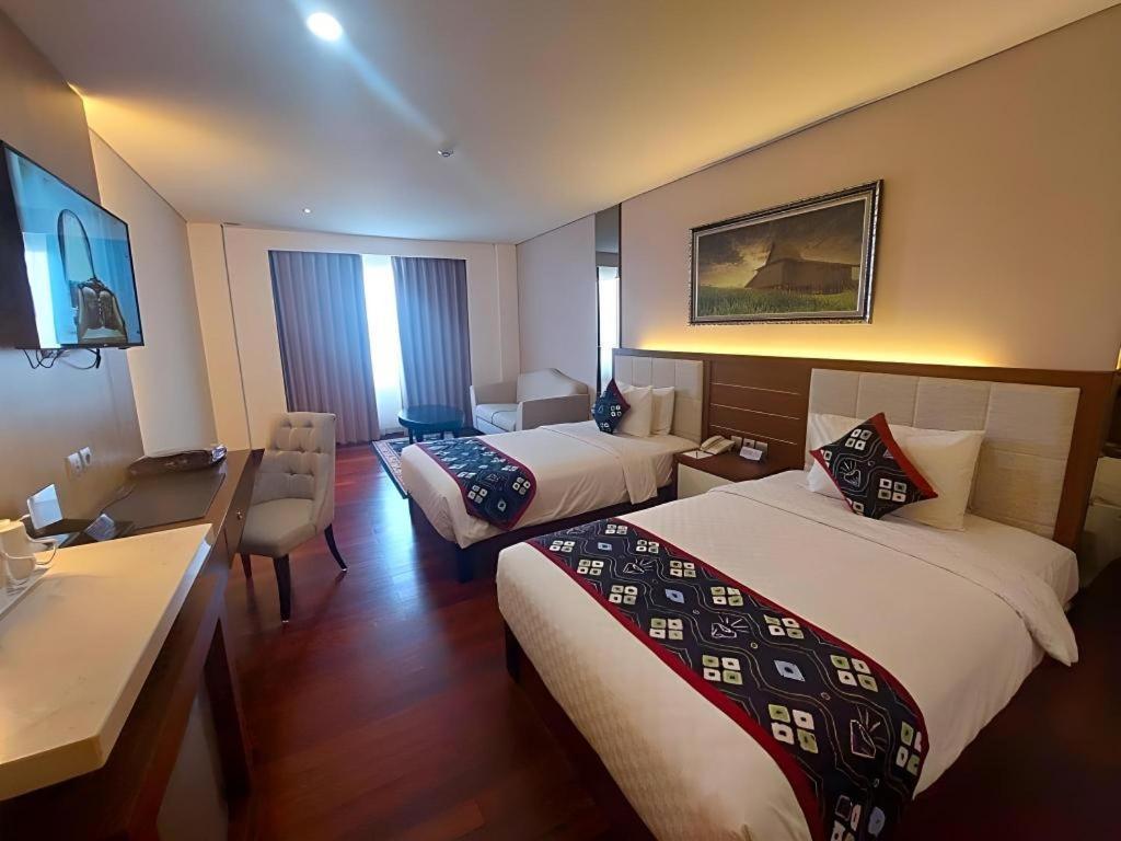 Banjarbaru Grand Qin Hotel מראה חיצוני תמונה