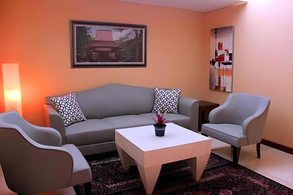 Banjarbaru Grand Qin Hotel מראה חיצוני תמונה