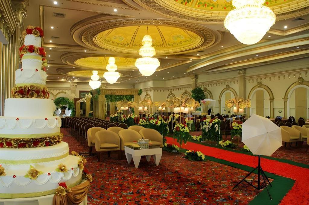 Banjarbaru Grand Qin Hotel מראה חיצוני תמונה