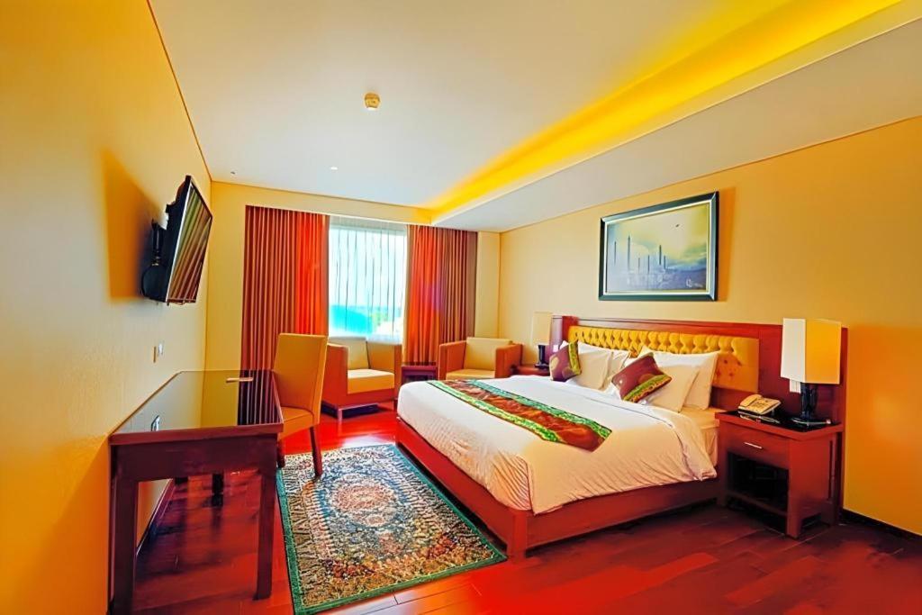 Banjarbaru Grand Qin Hotel מראה חיצוני תמונה
