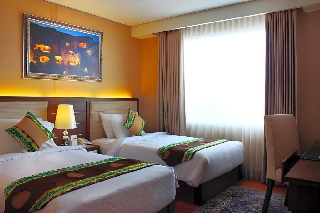 Banjarbaru Grand Qin Hotel מראה חיצוני תמונה