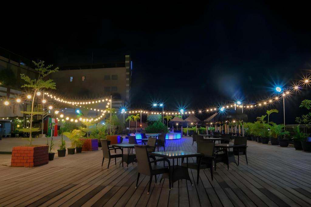 Banjarbaru Grand Qin Hotel מראה חיצוני תמונה