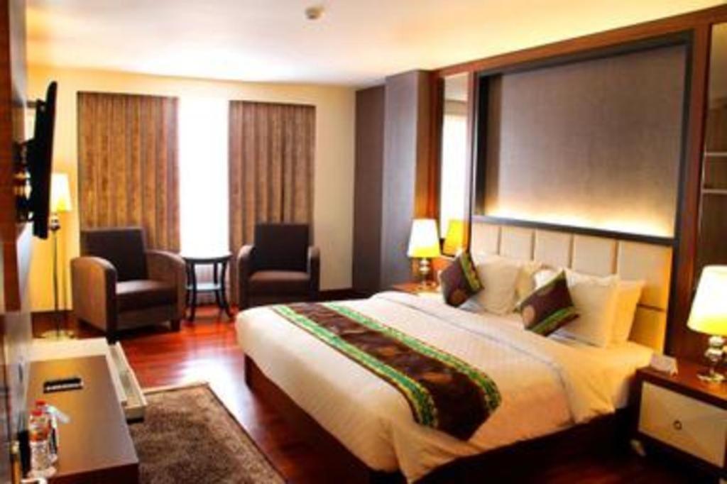 Banjarbaru Grand Qin Hotel מראה חיצוני תמונה