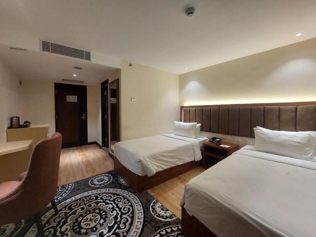Banjarbaru Grand Qin Hotel מראה חיצוני תמונה