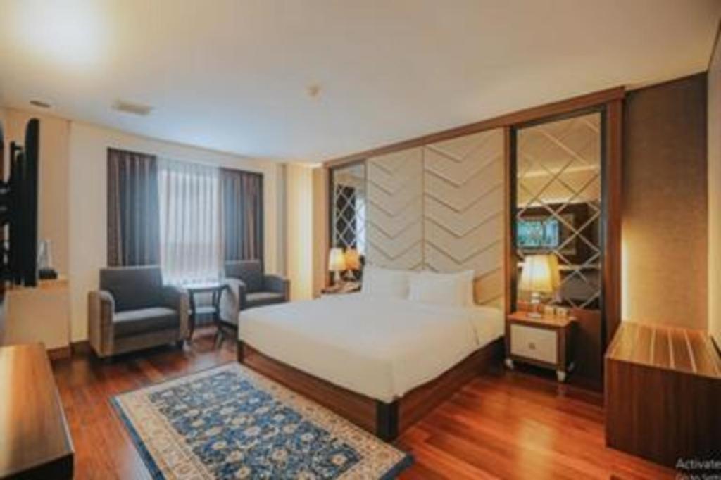 Banjarbaru Grand Qin Hotel מראה חיצוני תמונה