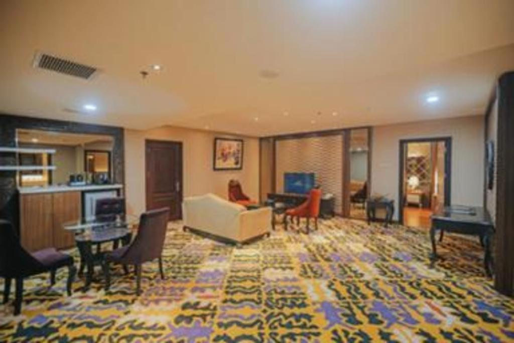 Banjarbaru Grand Qin Hotel מראה חיצוני תמונה