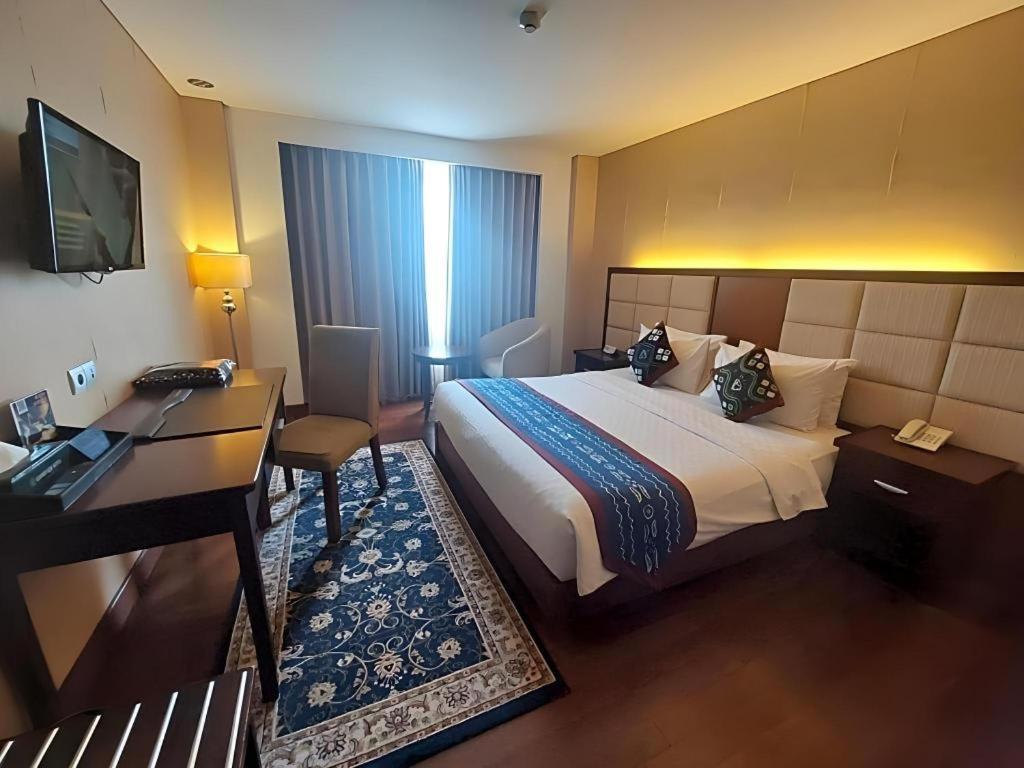 Banjarbaru Grand Qin Hotel מראה חיצוני תמונה