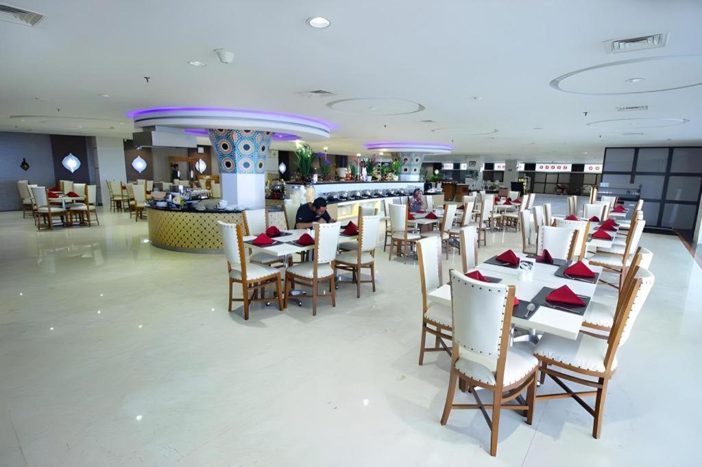 Banjarbaru Grand Qin Hotel מראה חיצוני תמונה